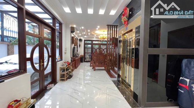 Bán tòa nhà 8T thang máy khu đấu giá Vạn Phúc 120m Lô góc MT 21m, 54 Tỷ, kinh doanh