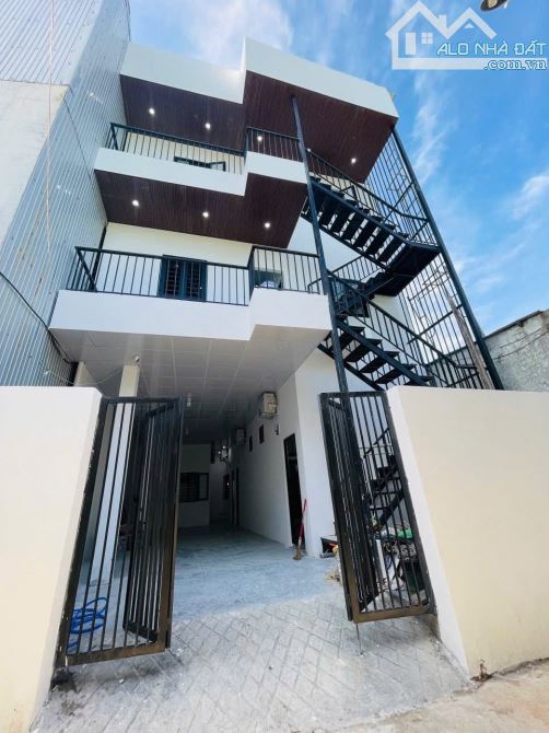 Bán toà căn hộ 3 tầng Nguyễn Lương Bằng 18 phòng sát Đh Bách Khoa