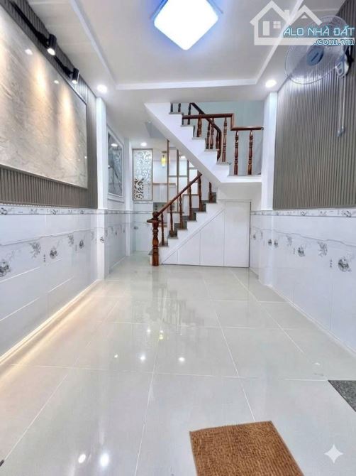 Nhà Nguyễn Thị Căn, 4x 7m Trệt lầu, 2 Phòng Ngủ, cách lộ lớn 5m