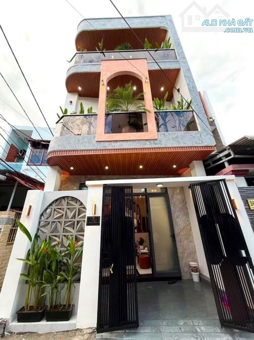 Bán nhà hẻm xe tải trên đường Tô Hiến Thành,P15,Quận 10.Giá 4tỷ995/99m2.SHR.