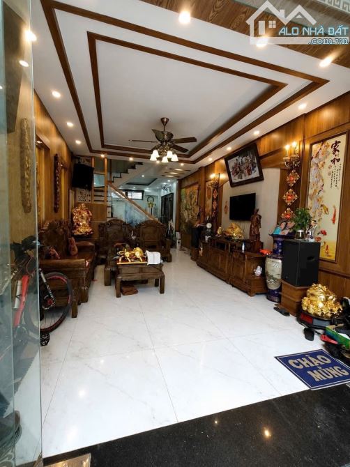 Bán nhà mặt ngõ Hồ Sen — Lê Chân. 70m2 x 4 tầng, ô tô đỗ cửa ngày đêm. Chỉ 5tỷ8