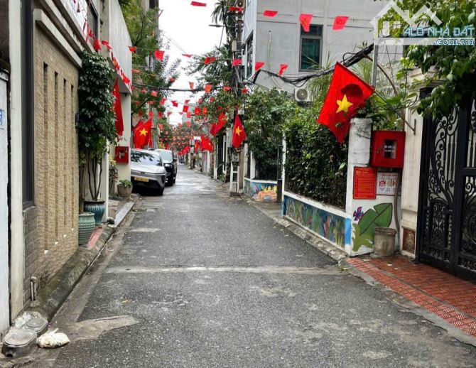 SÂN VƯỜN, THANG MÁY, KẺ TẠNH, LONG BIÊN, 147M*4T, 22,9 TỶ. BÁN GẤP!