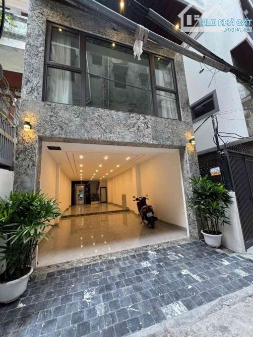 Bán nhà lô góc 6 tầng thang máy x 78m2 Nguyễn Sơn , Long Biên ô tô vào nhà