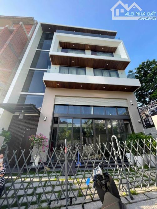 Bán biệt thự có thang máy view Biển siêu ĐẸP TẠI TRẦN PHÚ VŨNG TÀU GIÁ 14,9 TỶ