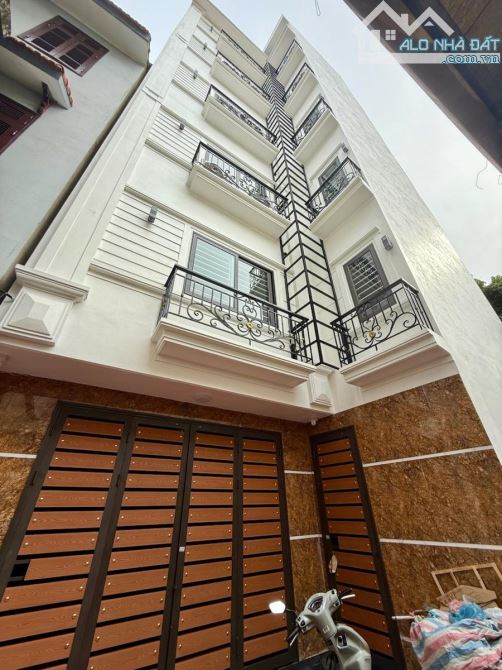 CHUNG CƯ MINI NGỌC HỒI - GIẢI PHÓNG: 22 PHÒNG, 70 TRIỆU/THÁNG, CHỈ 18.98 TỶ