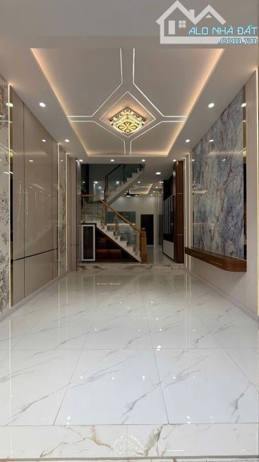 NHÀ ĐẸP FULL NỘI THẤT VÕ VĂN TẦN, QUẬN 3-GIÁ:4.68TỶ/56,2m2(5x11,24m) Sổ sẵn