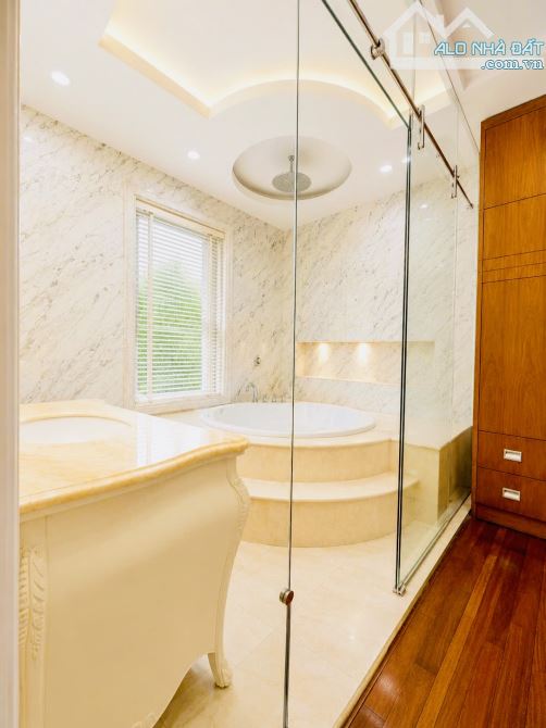 BÁN NHÀ GÓC 2 MẶT TIỀN KDC CAO CẤP GIA HOÀ - NGANG 16M x 12M - 12 PHÒNG - GIÁ 2x TỶ
