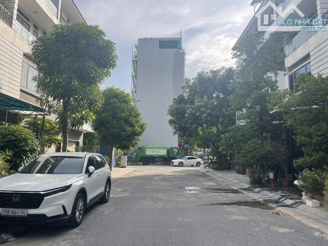 Nhà thô 4.5 tầng khu đô thị TD Lakeside gần APOLLO - 86m2 ngang 5m - Đông Nam