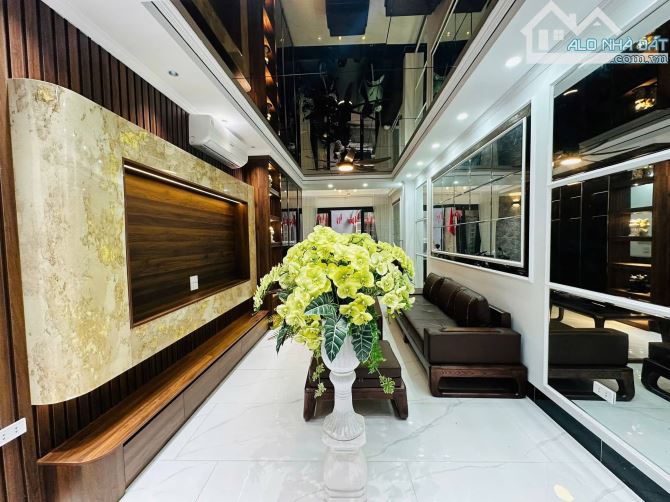 Bán siêu phẩm nhà đẹp Ngọc Khánh 52mx6T, thang máy, ở KD, nhỉnh 15 tỷ.