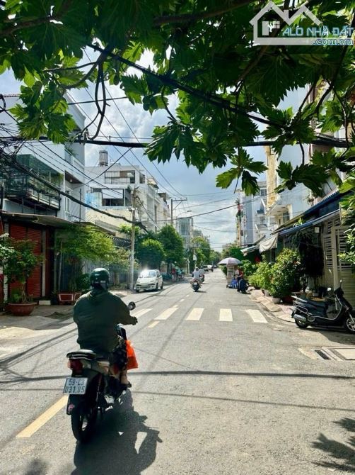 Lô Đất Đẹp - Vuông - 76m2 - Dt 4 x19m - MT Đô Đốc Long - Hiếm Bán - Chỉ 6.7 Tỷ