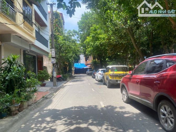 📣📣📣Bán 1 Ngôi Nhà 3 Tầng Có Mặt Tiền Siêu Khủng Nhìn Vườn Hoa Phường Suối Hoa