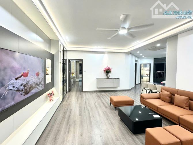 BÁN CĂN HỘ CHUNG CƯ 120M2 TÒA 17T1 HOÀNG ĐẠO THÚY, 3PN + 2WC, FULL NỘI THẤT, GIÁ 10.5 TỶ