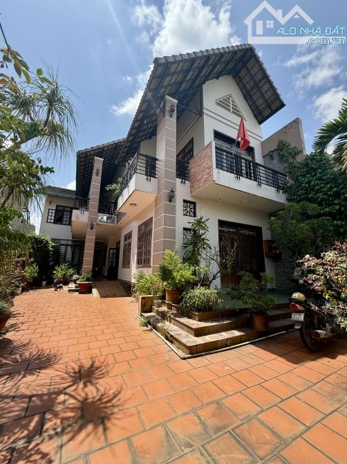 💥💥BÁN Biệt Thự 2MT NƠ TRANG GƯ - PHƯỜNG BMT, Dt: 10,2 x 27m - 13,6 Tỷ