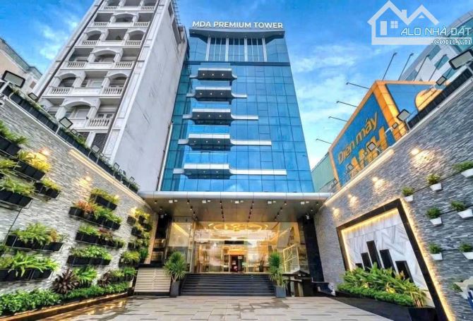 bán bulding mặt tiền cách mạng tháng 8,p11 ,Quận 3 .DT:15x36m.2H,10 tầng .Gía :550 Tỷ (TL)