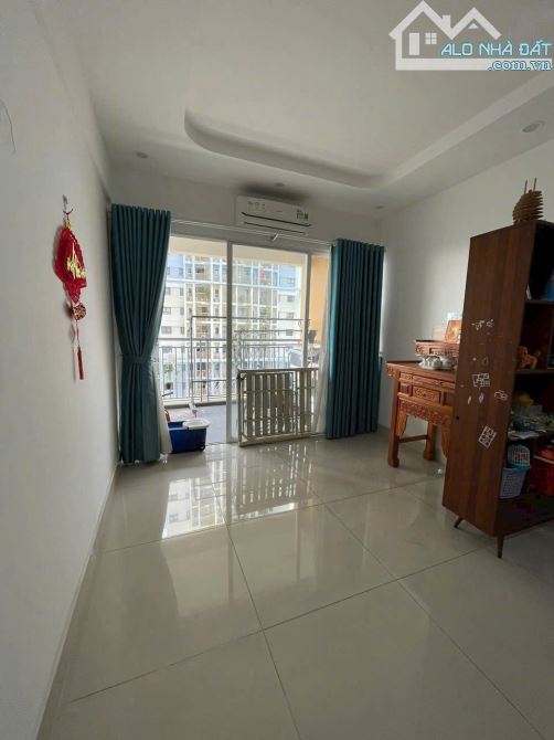 Bán căn hộ cao cấp D2D Amber Court 94m2, sổ sẵn,full nội thất chỉ 3,2 tỷ