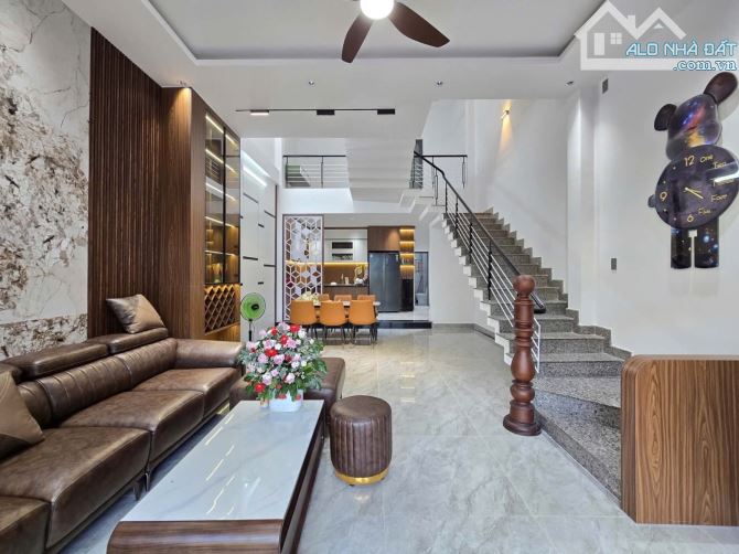 NHÀ ĐẸP ĐƯỜNG LÊ VĂN SĨ GẦN BIỂN NGUYỄN TẤT THÀNH