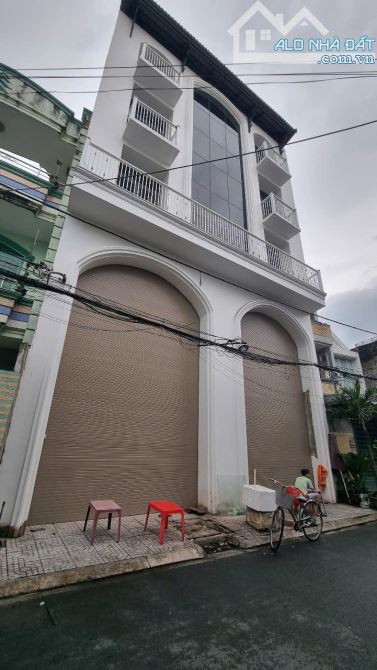 Bán Gấp Nhà Nở Hậu Đẹp Góc Sư Vạn Hạnh – Nguyễn Chí Thanh. Kết Cấu Sẳn 3 Tầng Chỉ 7,9 Tỷ