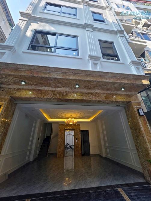 7 tầng thang máy mới lô góc Phạm Văn Đồng, gara oto sát Phố, 45m2 x mtiền 5.3m.Gấp 16.8 tỷ