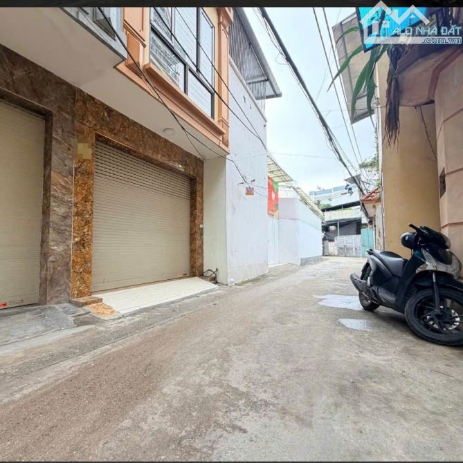 PHẠM VĂN ĐỒNG - CỔ NHUẾ - MẶT NGÕ THÔNG, Ô TÔ VÀO NHÀ - dt 42m2 - giá 15 tỷ