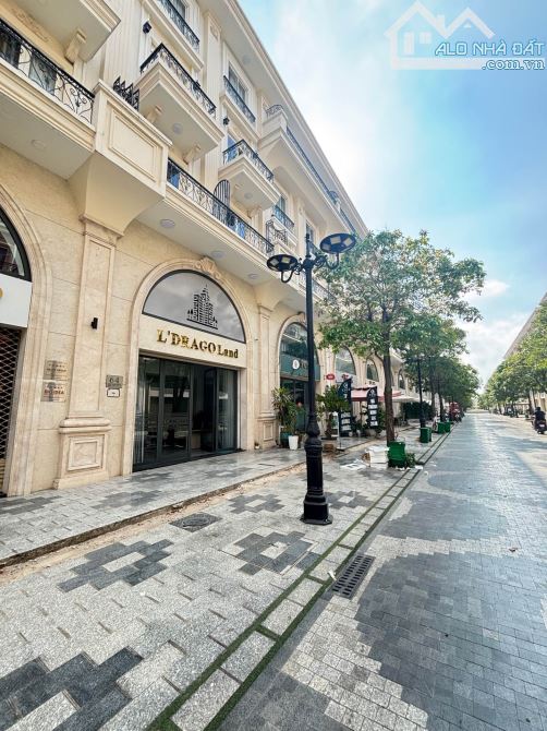 SIÊU PHẨM 1 HẦM 6 TẦNG KĐT VẠN PHÚC CITY – DÒNG TIỀN 80 TRIỆU/THÁNG