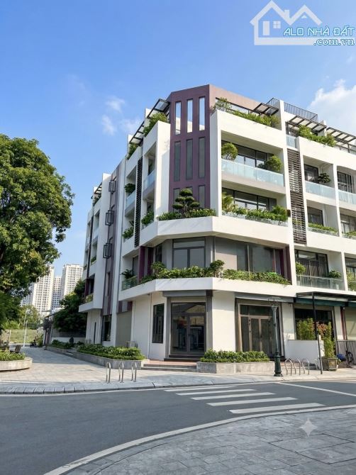 Bán biệt thự/Liền kề góc 147m2, Bình Minh Garden - Đẳng cấp sống, Kinh doanh thịnh vượng.