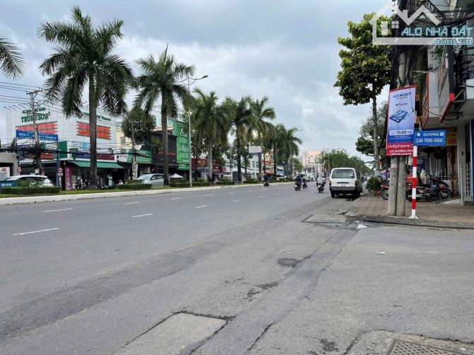 bán nhà góc mặt tiền đường 3 tháng 2 cần thơ, ngang trên 7m, dtsd 281m, gần trường đại học
