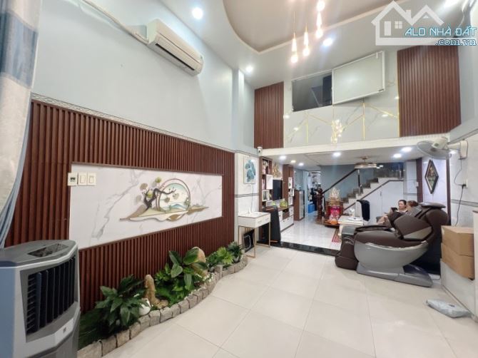 Bán nhà 4 tầng Đường Số 11, Linh Xuân, Thủ Đức, TP HCM. DT60m2, SHR, giá 6,28 tỷ.