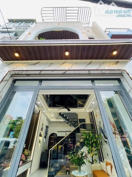 Bán nhanh Siêu phẩm Mặt tiền Nguyễn Hữu Hào, Q4 (DTCN hơn 72m2). Giá 3 Tỷ 320 còn TL