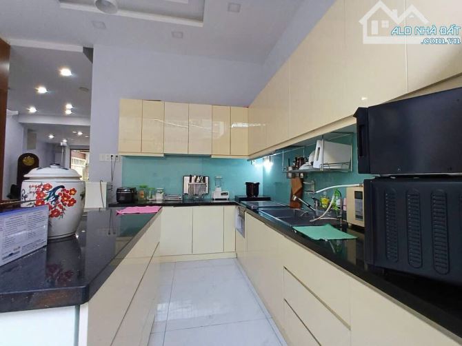 QUẬN 5 TRẦN HƯNG ĐẠO BIỆT THỰ VIP 169 m2, NGANG (8x21m) - 59 Tỷ.