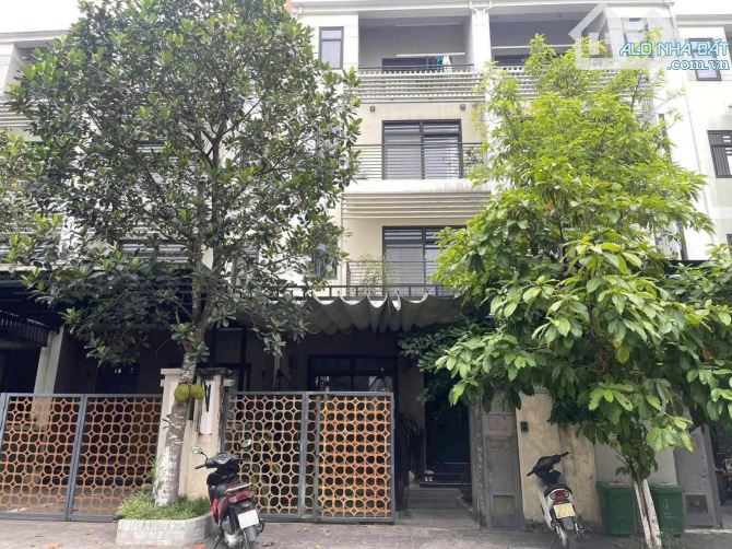 BÁN BIỆT THỰ STARLAKE TÂY HỒ – 132M² – MẶT TIỀN 6M – THANG MÁY – 2 MẶT ĐƯỜNG TO TRƯỚC SAU