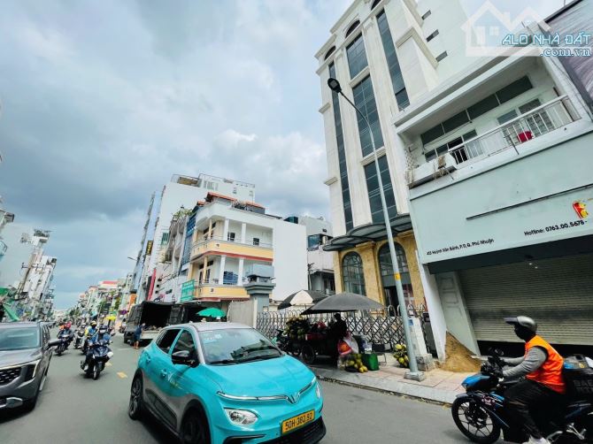MẶT TIỀN NGANG TO 10m " HUỲNH VĂN BÁNH " PHÚ NHUẬN - 3 TẦNG ĐOẠN KD THỜI TRANG- 46 TỶ TL