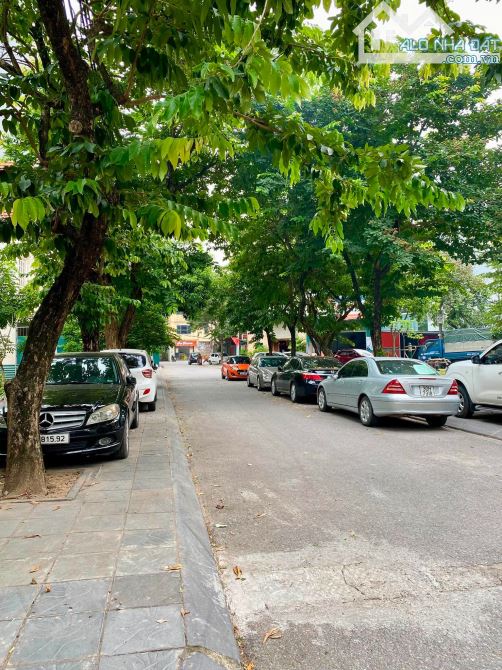 LÔ GÓC 7TẦNG THANG MÁY - NGỌC THUỴ - LONG BIÊN- NGÕ THÔNG Ô TÔ TRÁNH, VIEW HỒ, KINH DOANH