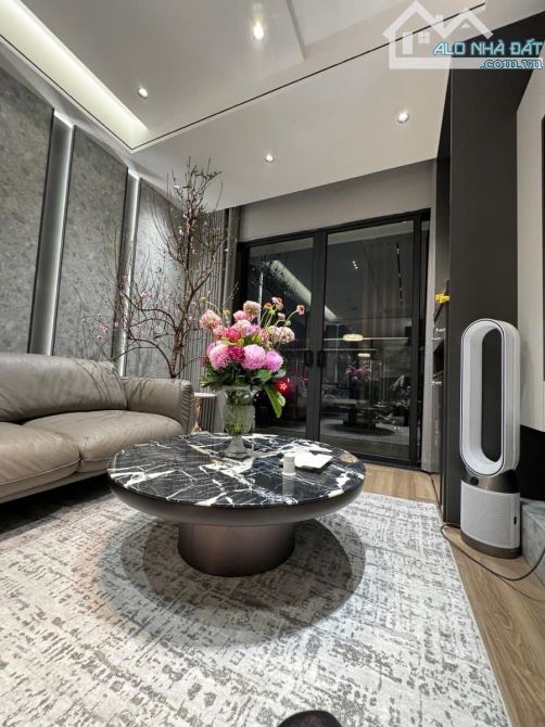 The Diamond Palace – 25 Lê Văn Lương :105m²-3PN - 2WC- Sẵn slot ô tô- 15 tỷ, thanh xuân
