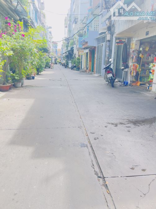 BÁN NHÀ QUẬN 11 37M² 2 MẶT HẺM SÁT HXH GẦN VÒNG XOAY LÊ ĐẠI HÀNH
