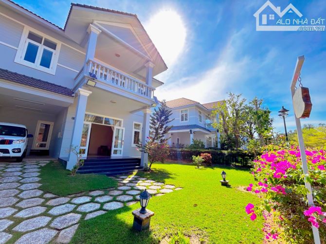 Bán biệt thự Sea Links Mũi Né PC view biển, giá tốt kế lâu đài rượu vang, sân golf