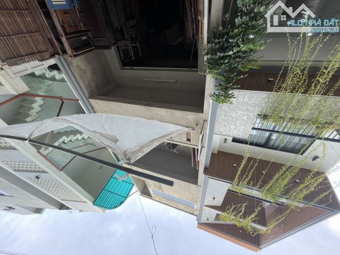Nhà 3 tầng kiệt ô tô Phan Chu Trinh, Huế cách mặt tiền chỉ 20m giá rẻ