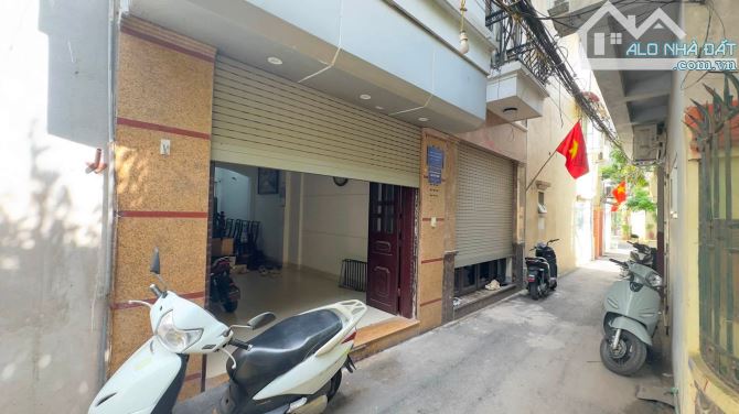 50m ra Hồ Tây - Trích Sài, nhà dân xây ngõ thông 3m mát mẻ 38m2 x mtiền 3.7m. Giá 13.5 tỷ
