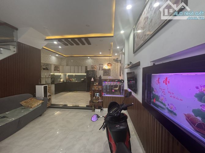 SIÊU PHẨM 03 TẦNG KIỆT 47 HOÀNG VĂN THÁI CHỈ 3 TỶ 79