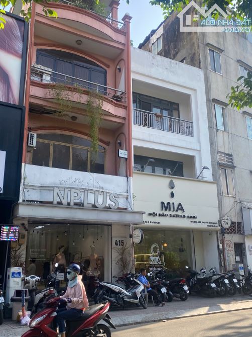 Bán Nhà Mặt Tiền 417 Huỳnh Văn Bánh Phú Nhuận, DT:5,5 x 13m-3 Tầng-HĐT 45tr/th Giá 20,5 tỷ