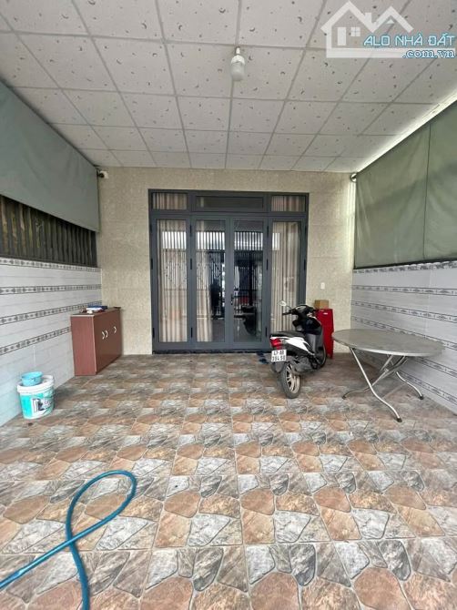 Nhà mới sửa cần bán gấp, đường Nguyễn Văn Khạ, Tân An Hội giá 870tr, có sổ hồng riêng