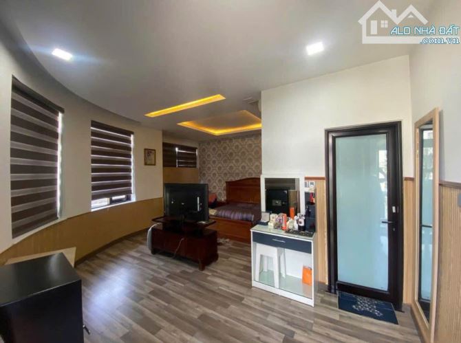 BIỆT THỰ GÓC 2 MẶT TIỀN – 3 TẦNG HIỆN ĐẠI – KHU DÂN TRÍ CAO - 141M2 - NGANG 8M - 14.6 TỶ