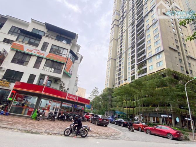 BÁN LIỀN KỀ HOÀNG THÀNH MỖ LAO 120M2, LÔ GÓC, VIEW CC SEASON, THANG MÁY, KD NGÀY ĐÊM