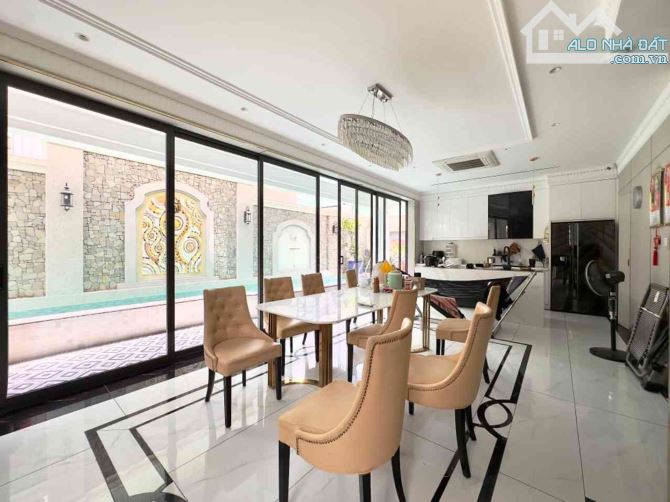 Siêu Biệt Phủ Khu Vip Bình Lợi - 4 Tầng, Hầm - 185m2 Ngang Khủng 10m Bán Chỉ 37 tỷ.