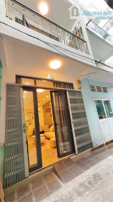 TT QUẬN 10 – NGAY NGUYỄN TRI PHƯƠNG- NHÀ ĐẸP FULL NỘI THẤT- HẺM 3 GÁC- 6,5 TỶ còn TL