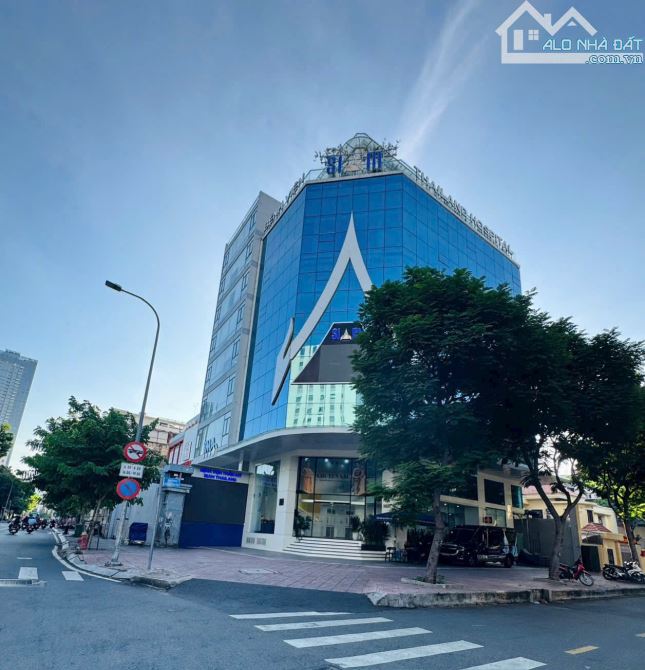 Quận 1 - Tòa nhà 2 mặt tiền Nguyễn Trãi 3.000m2 sàn, Doanh thu 1 tỷ/tháng. Giá:450 tỷ