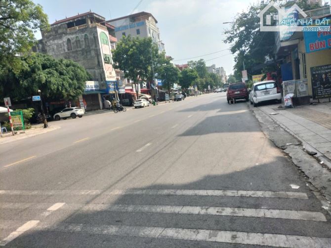 Nhà 5 tầng 153m mặt 4,3m Nguyễn Văn Cừ kinh doanh đang cho thuê dòng tiền chỉ 13 tỷ hơn