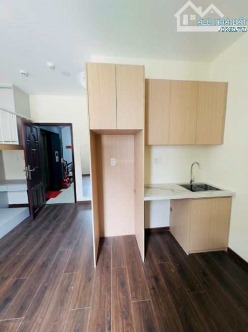 Bán căn hộ dịch vụ 6 tầng , HDT 78tr/th kế bên Đại học Công Nghiệp, giá chỉ hơn 15 tỷ