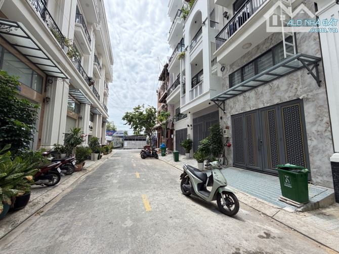 NHÀ 6 TẦNG KHU ĐỒNG BỘ VƯỜN LÀI - 9 PHÒNG DÒNG TIỀN 45 TR/THÁNG, CHỦ ĐỊNH CƯ ÚC HẠ GIÁ 400 TRIỆU
