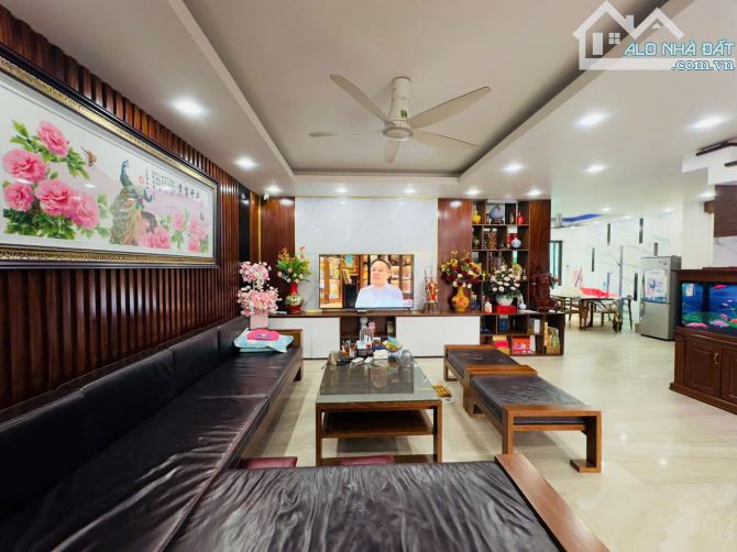 ⛔⛔Biệt thự phân lô 193 Văn Cao - 180m 3 tầng - Đường 12m
