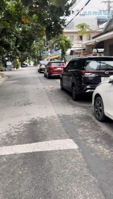 BÁN DÃY TRỌ THU NHẬP 12 Triệu/tháng ( 135M2 ) đường Nguyễn cửu phú - B .tân * 💥Vị trí